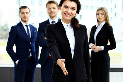 欠款教师面临解雇风险？